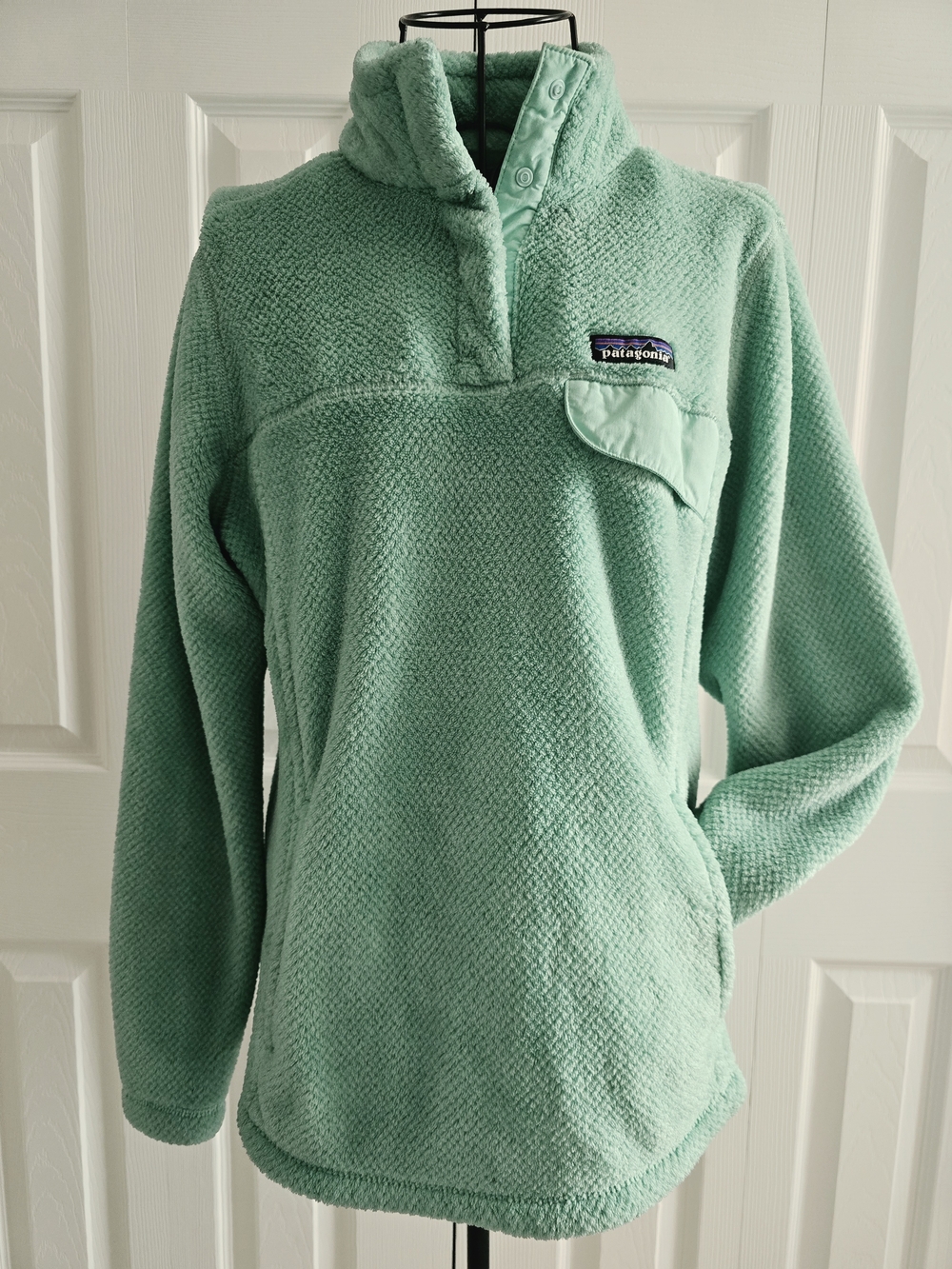 Patagonia Women's Mint Green Fleece Pullover